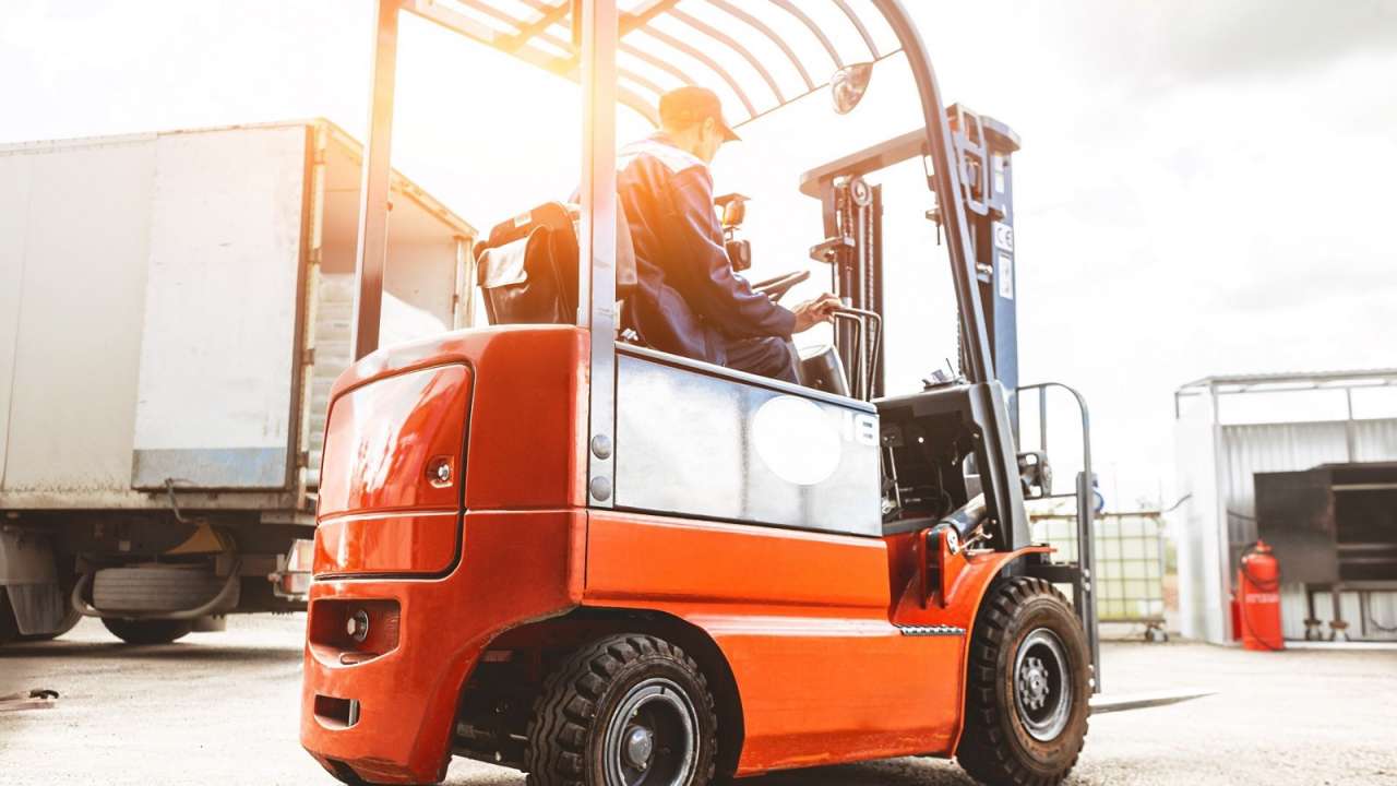 フォークリフト