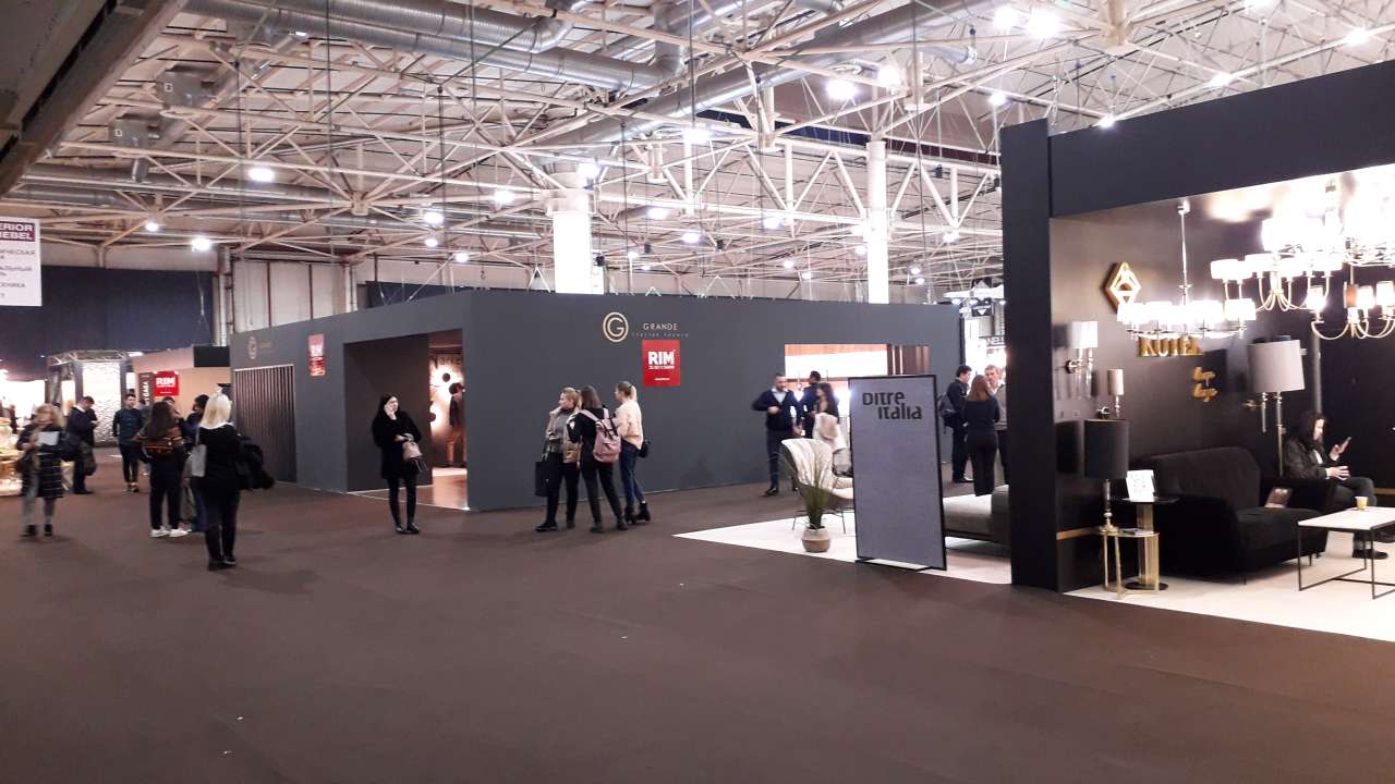 蜿り・・逵・14340833_MotionElements_kiev-ukraine-february-5